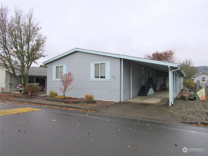 Property Photo:  506  Mallard Lane  WA 98632 