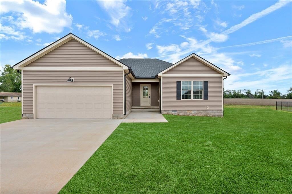 Property Photo:  704 Alexander Way  KY 42134 