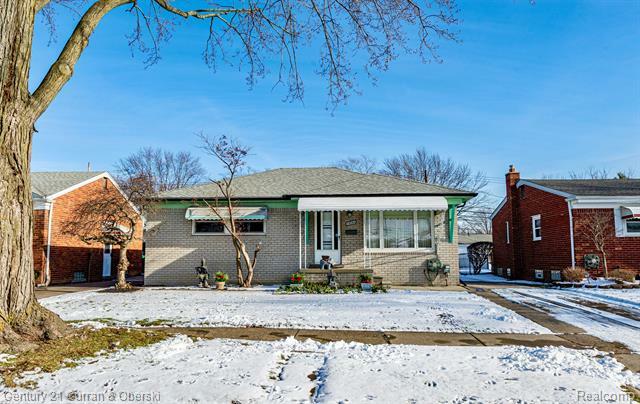 Property Photo:  24564 Willowby Avenue  MI 48021 