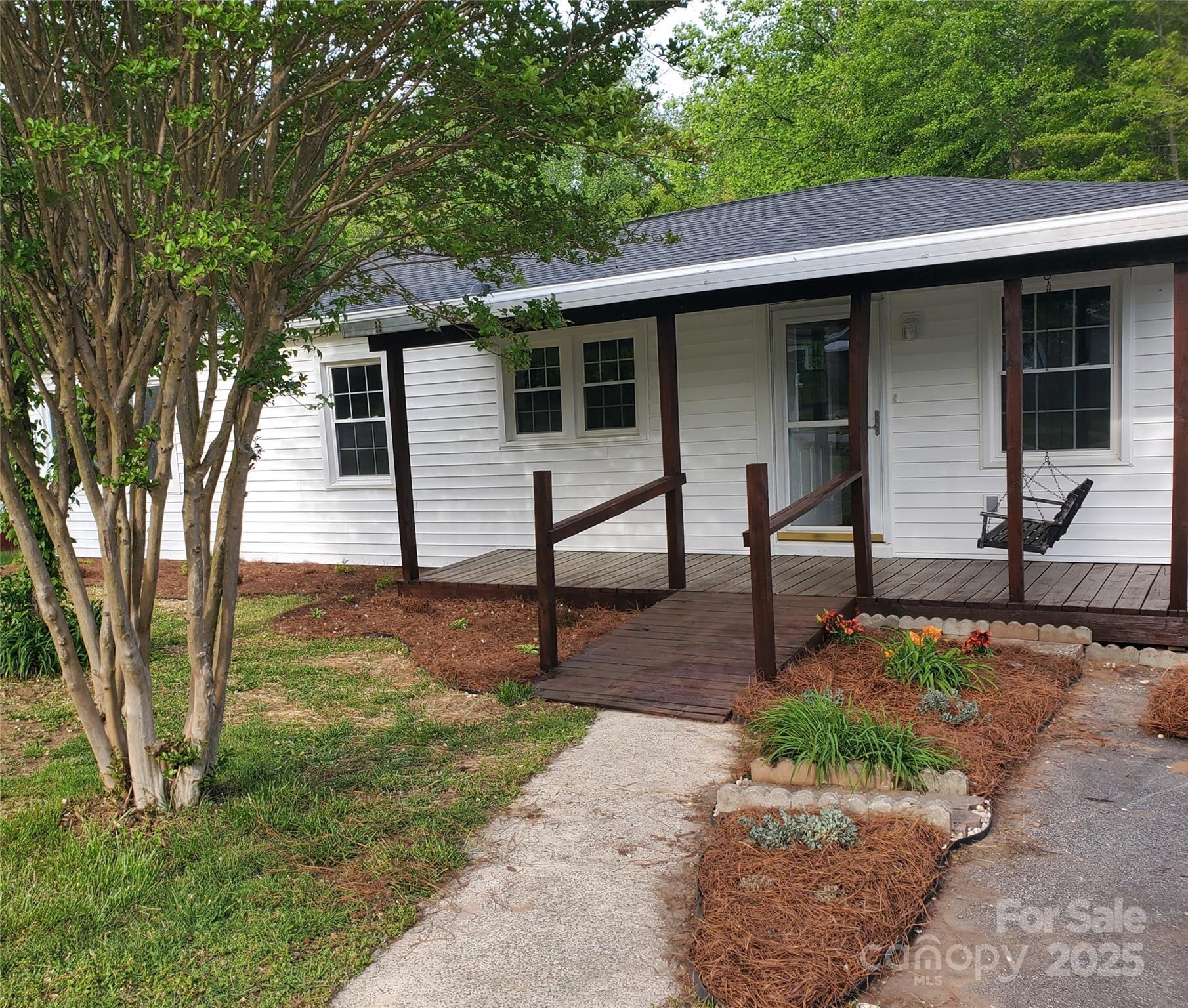 Property Photo: 515 37th Street SW NC 28602