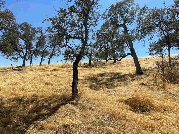 Property Photo: 5102 Fong CA 95228