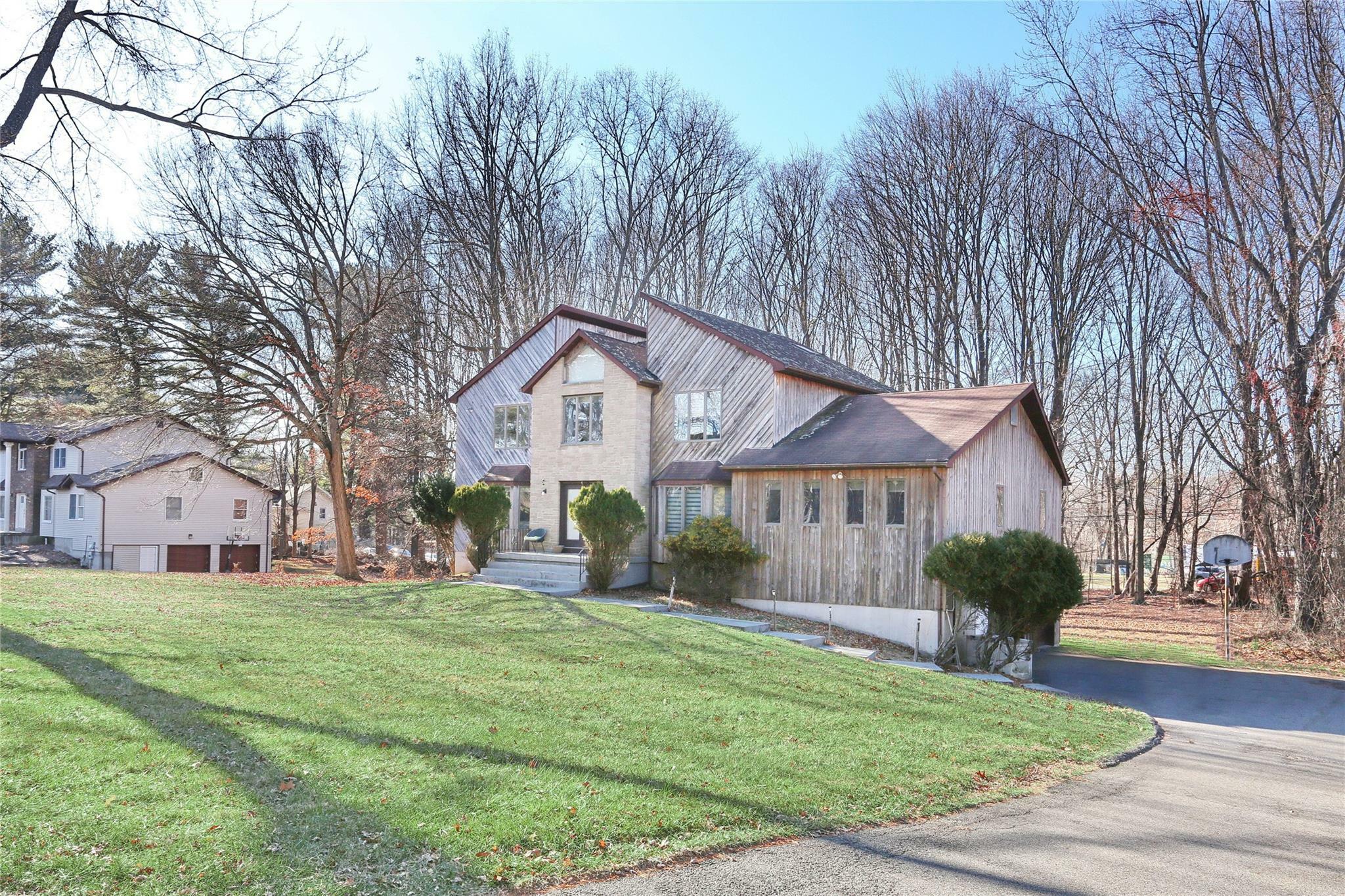 Property Photo:  4 Altman Court  NY 10977 