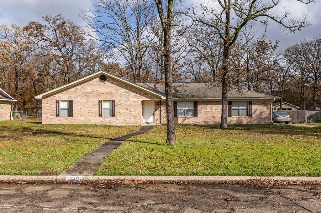 Property Photo:  229 Ridgewood Drive  TX 75904 