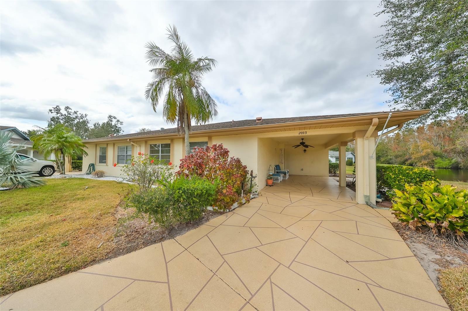 Property Photo: 2003 Halmrock Place FL 33573