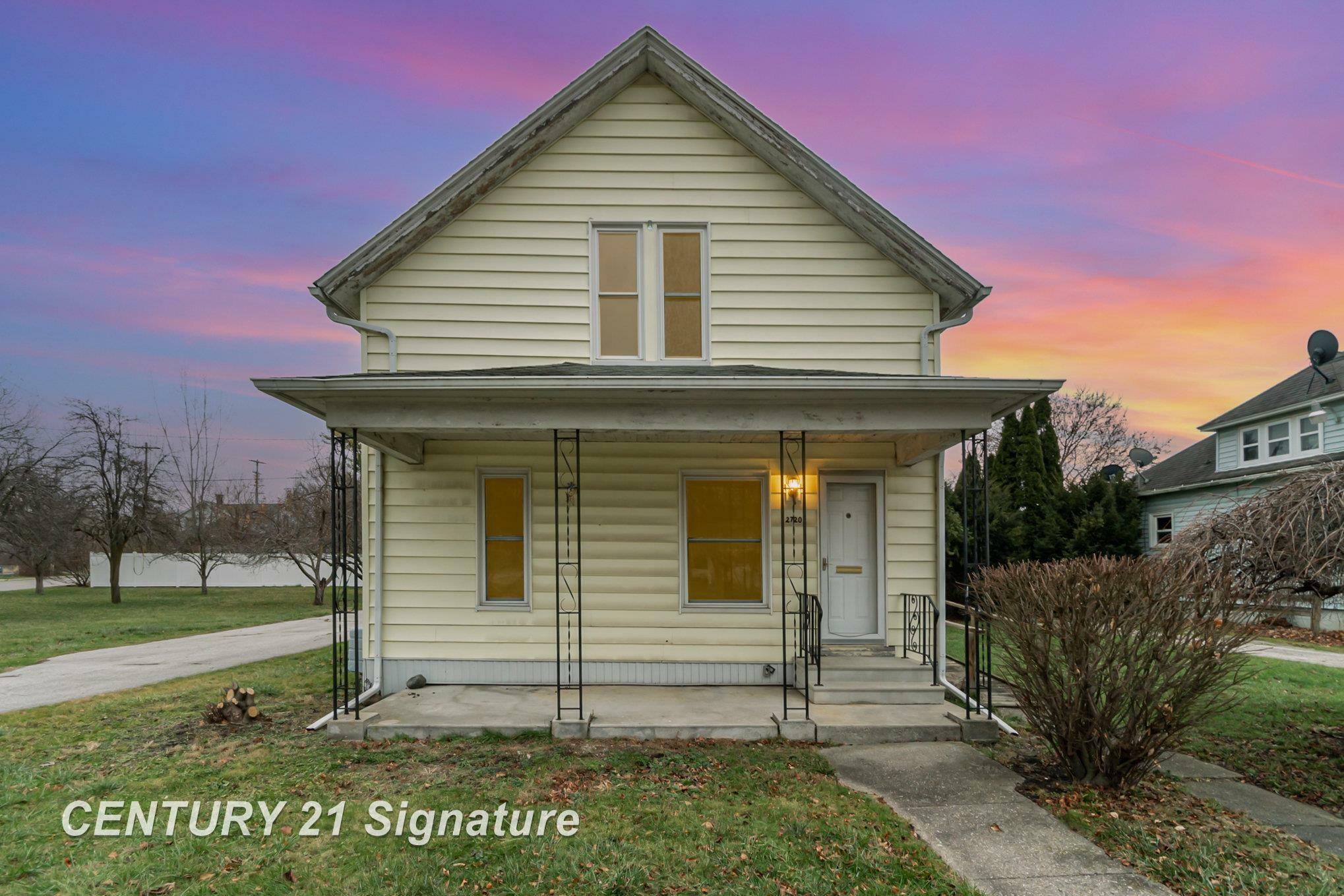 Property Photo:  2720 Pine Street  MI 48604 