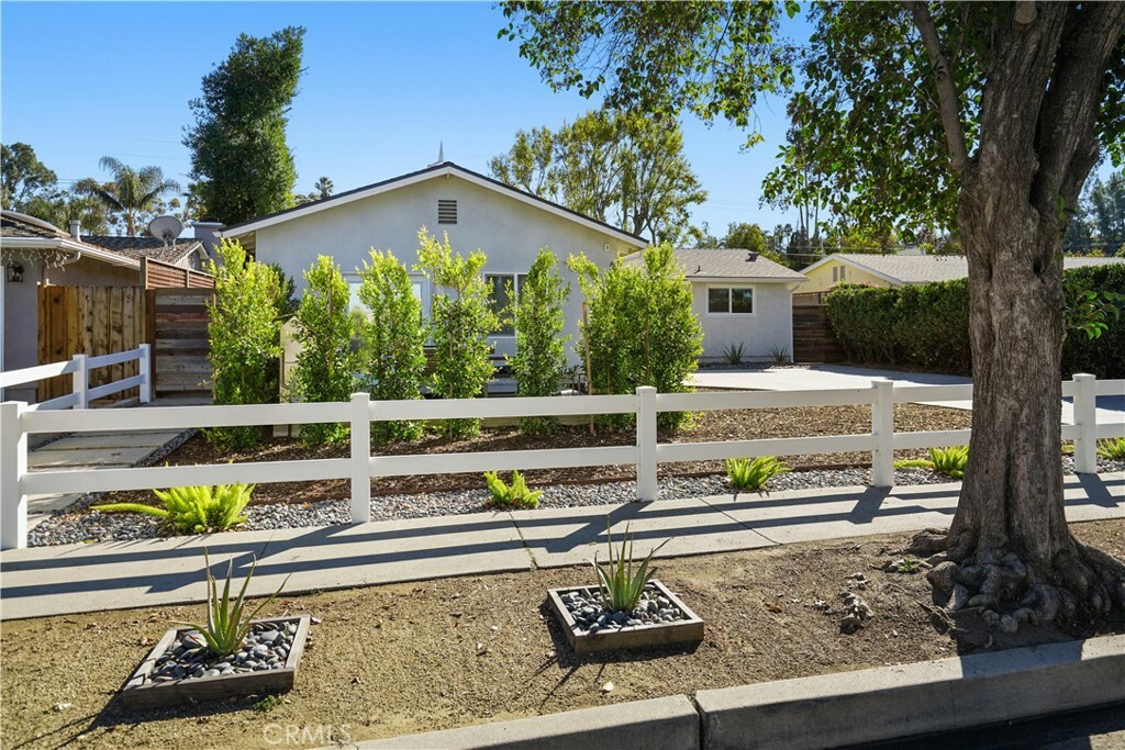 Property Photo:  6240 Jackie Avenue  CA 91367 