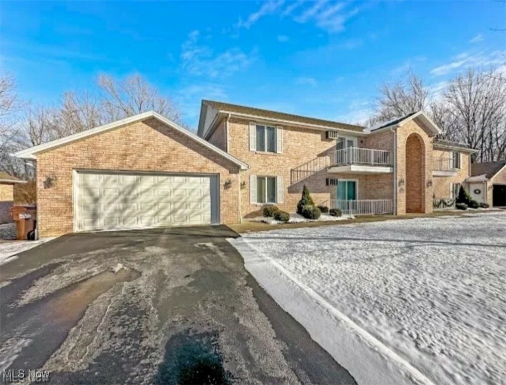 Property Photo:  945 Auburn Hills Drive  OH 44512 