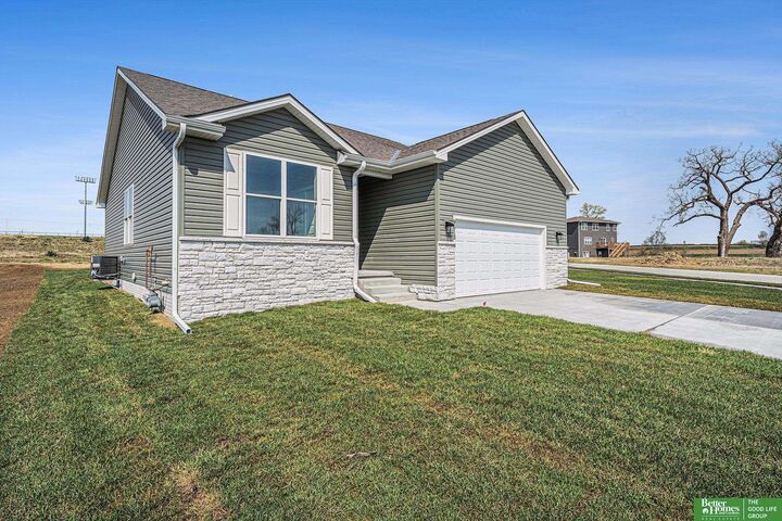 Property Photo:  9618 N 167 Street  NE 68007 