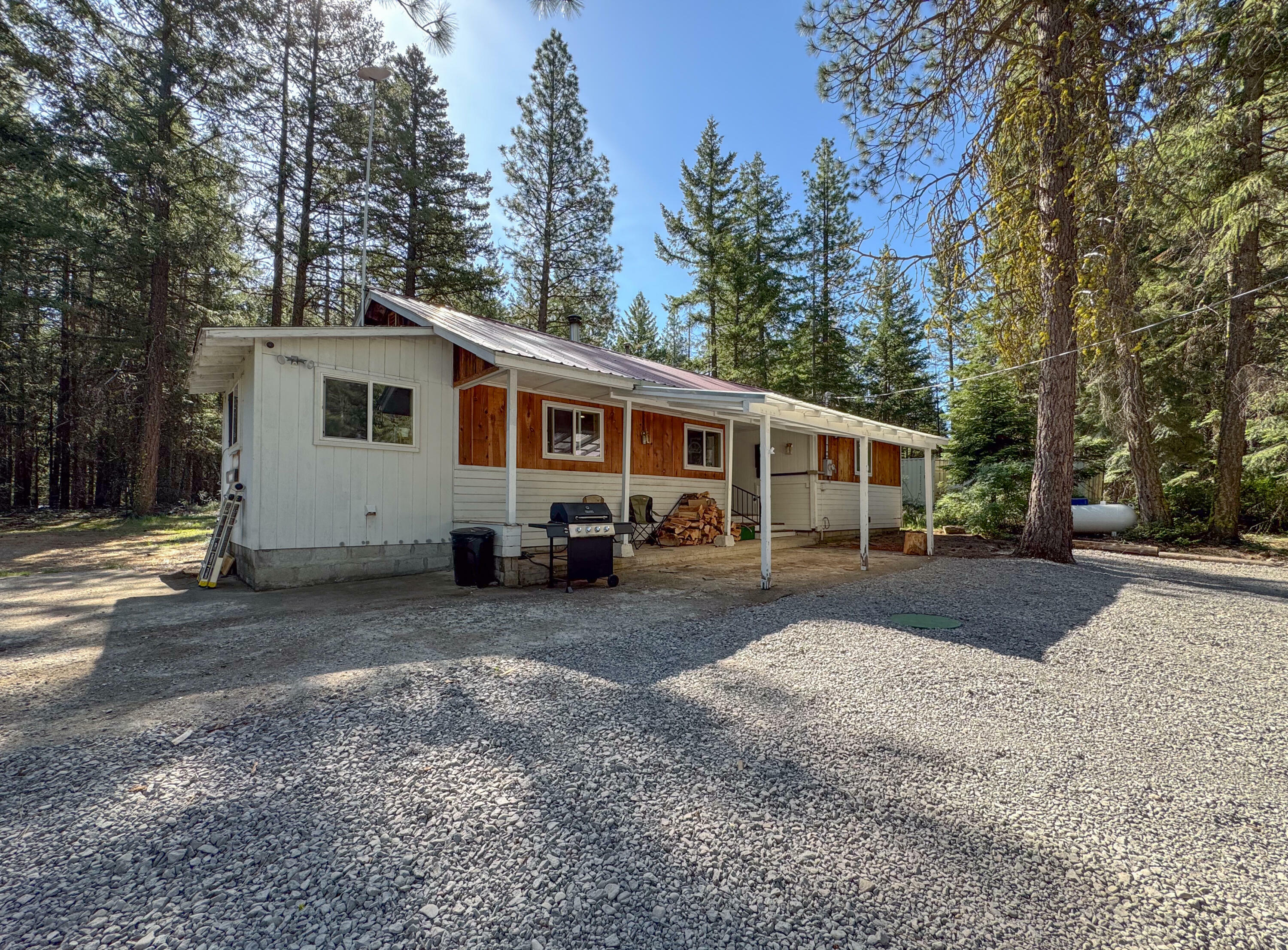 Property Photo: 22817 Beaver Street OR 97601