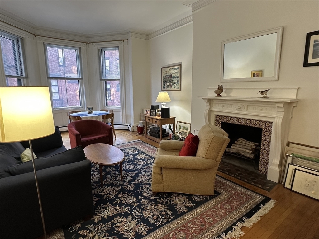 Property Photo:  182 Marlborough St 4  MA 02116 