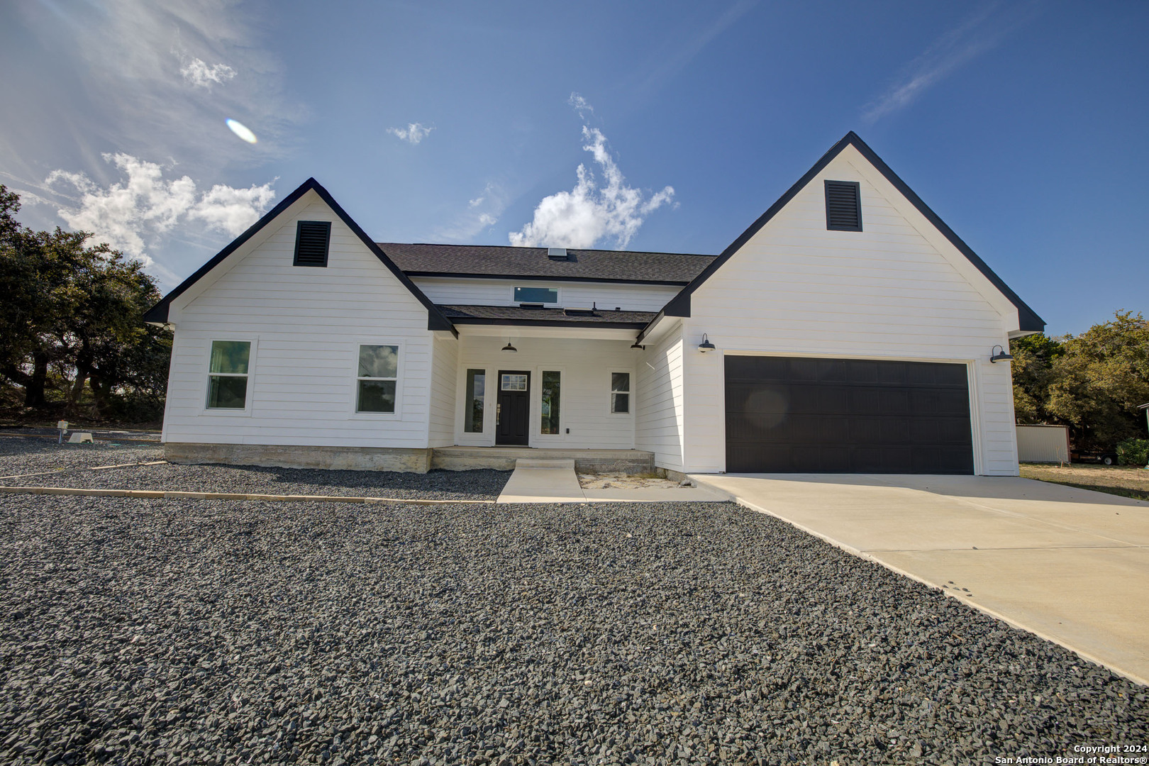 Property Photo: 1090 Arcadia Dr TX 78133