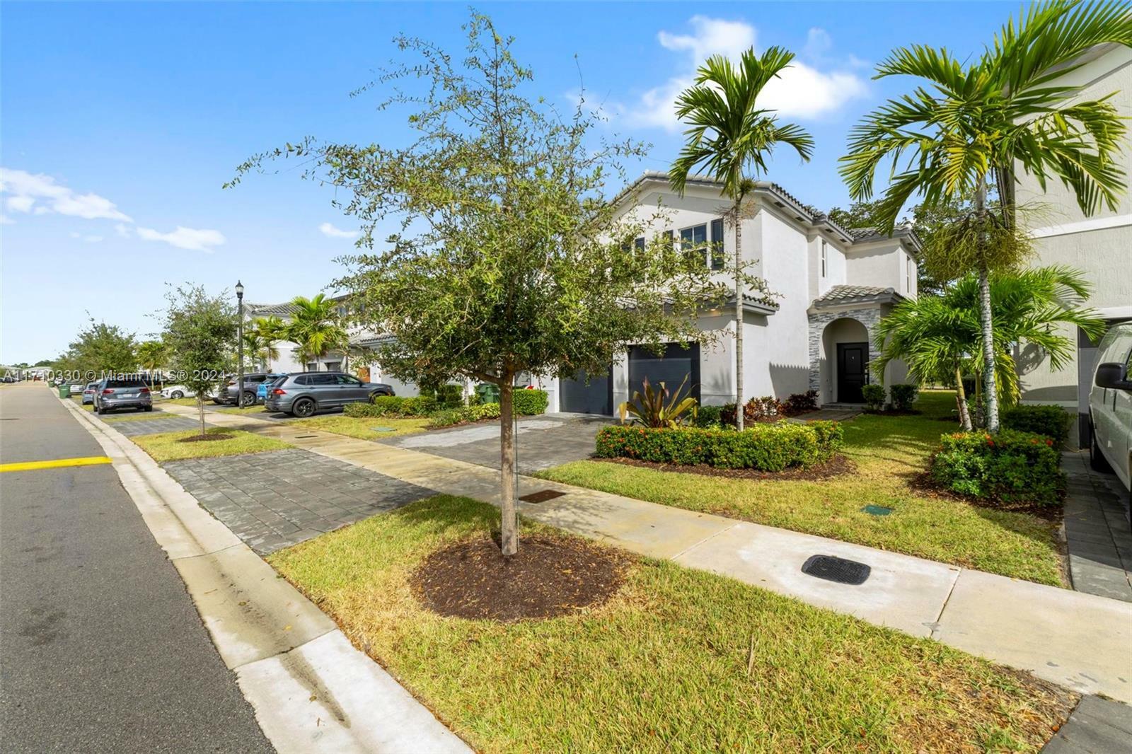 Property Photo:  1417 SE 27th Ter  FL 33035 