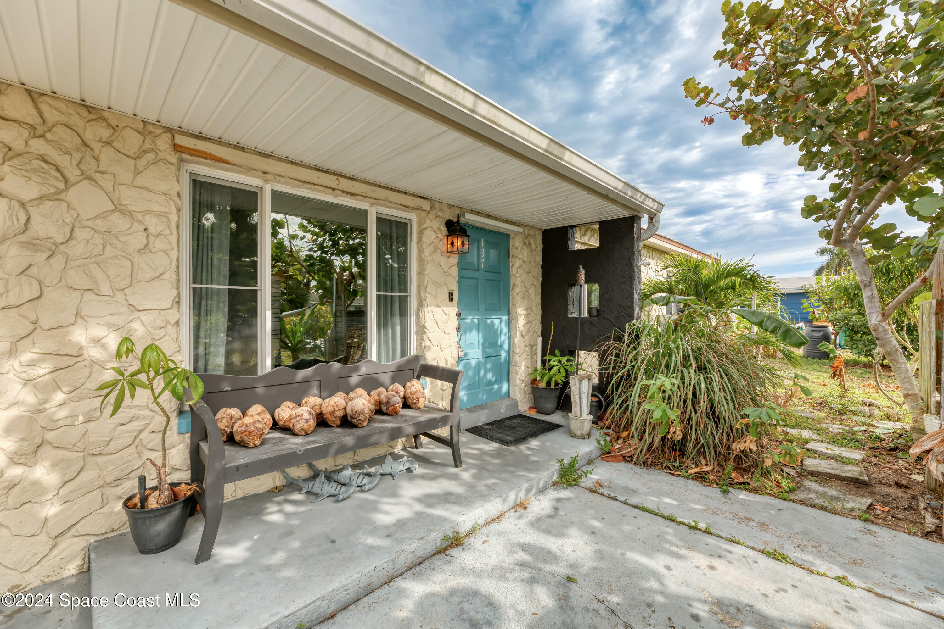 Property Photo:  137 NE 3rd Street  FL 32937 