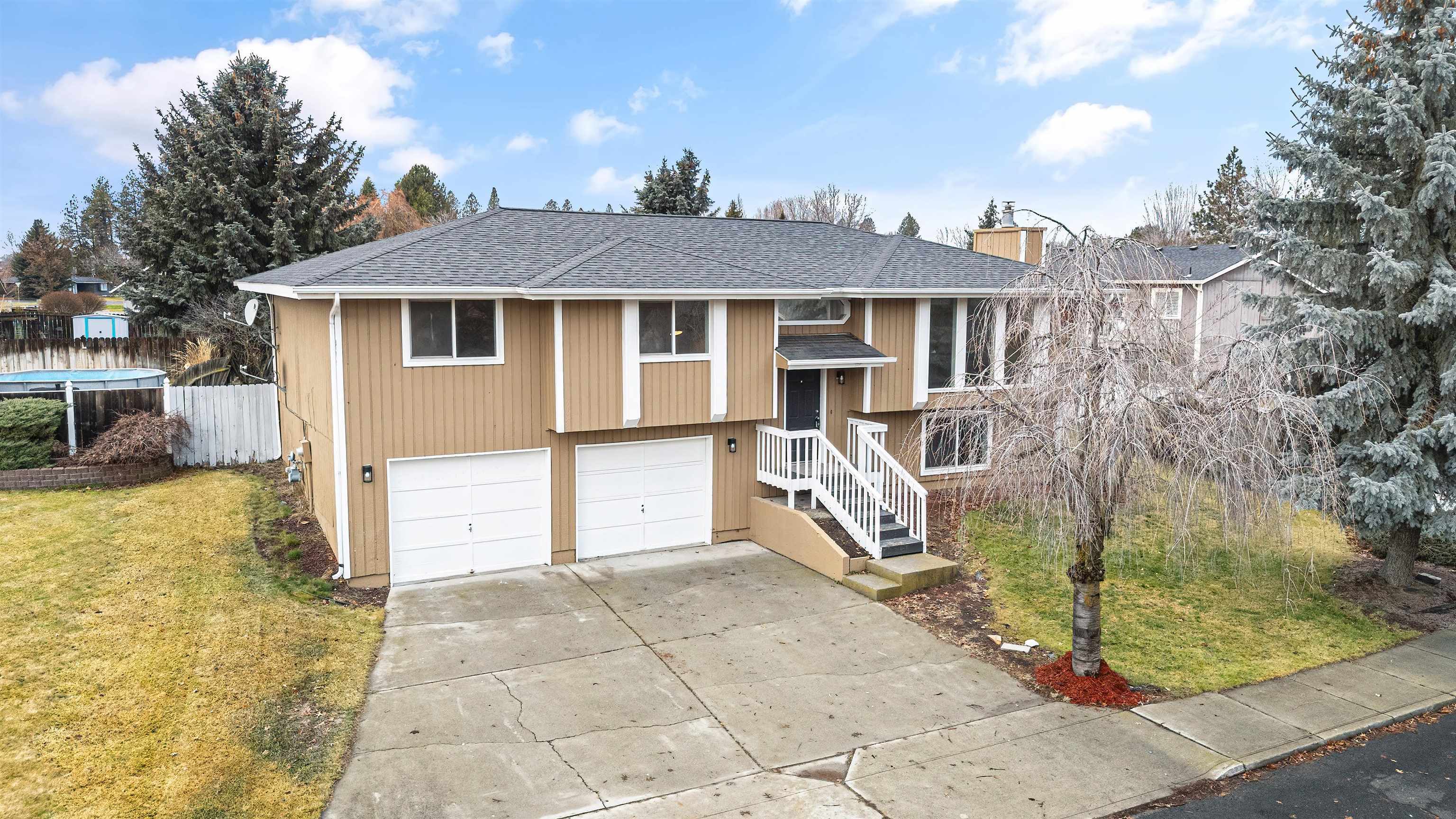 Property Photo:  10407 N Arrowhead Dr  WA 99208 