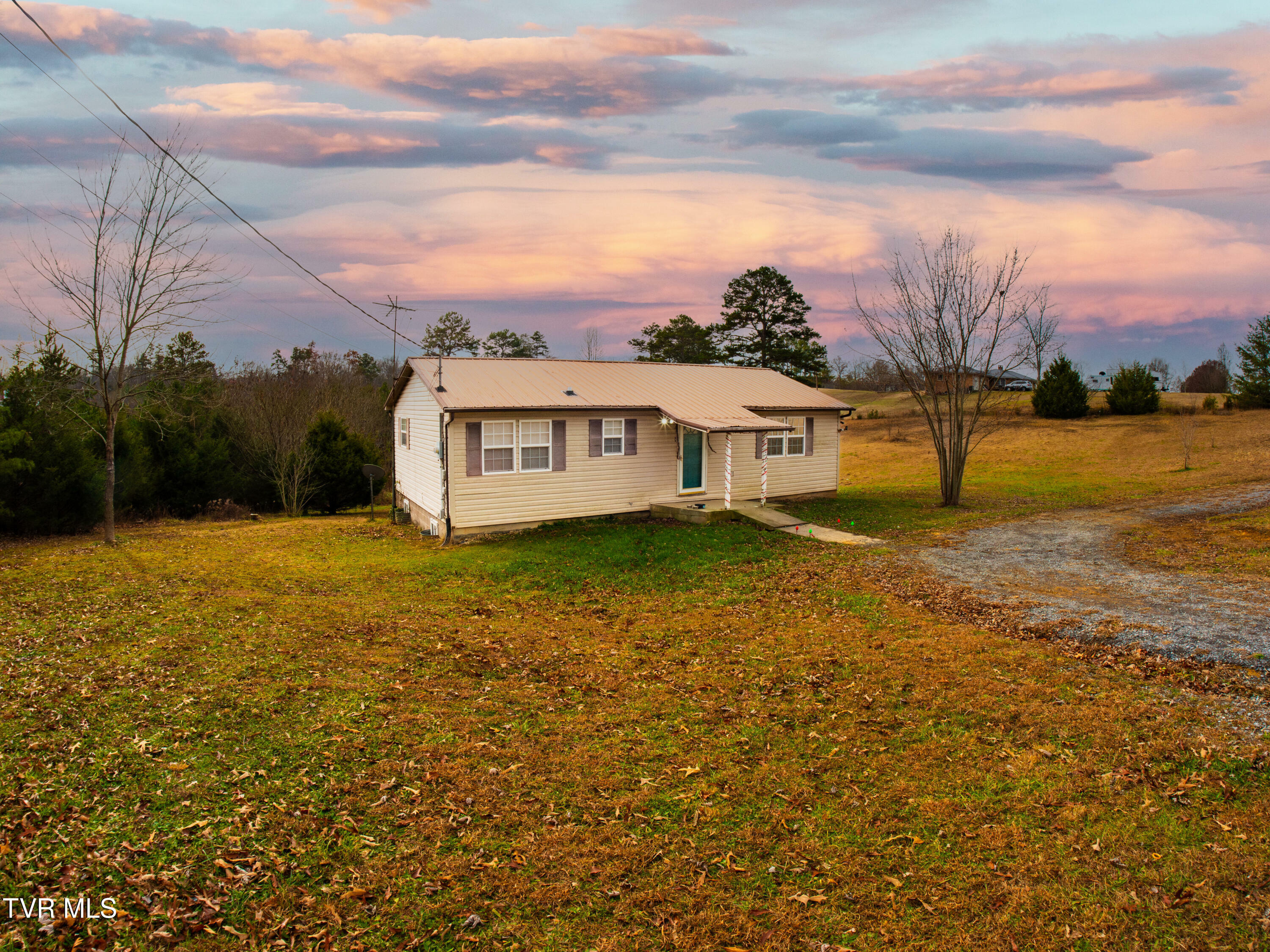 Property Photo:  1057 Old Highway 66  TN 37857 