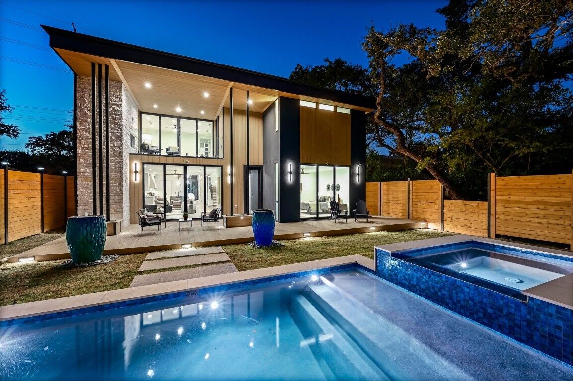 Property Photo: 2423 S 5th Street TX 78704