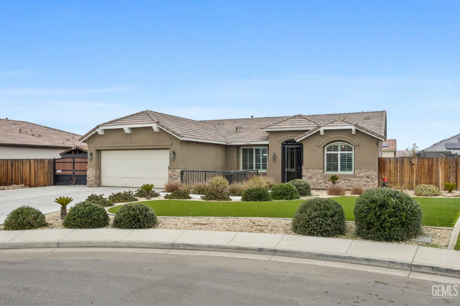 Property Photo:  15036 Pinion Court  CA 93314 