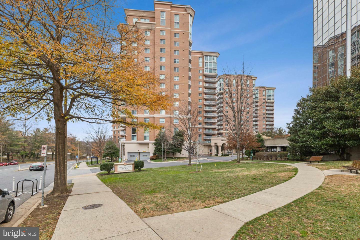 Property Photo:  3101 N Hampton Drive 313  VA 22302 