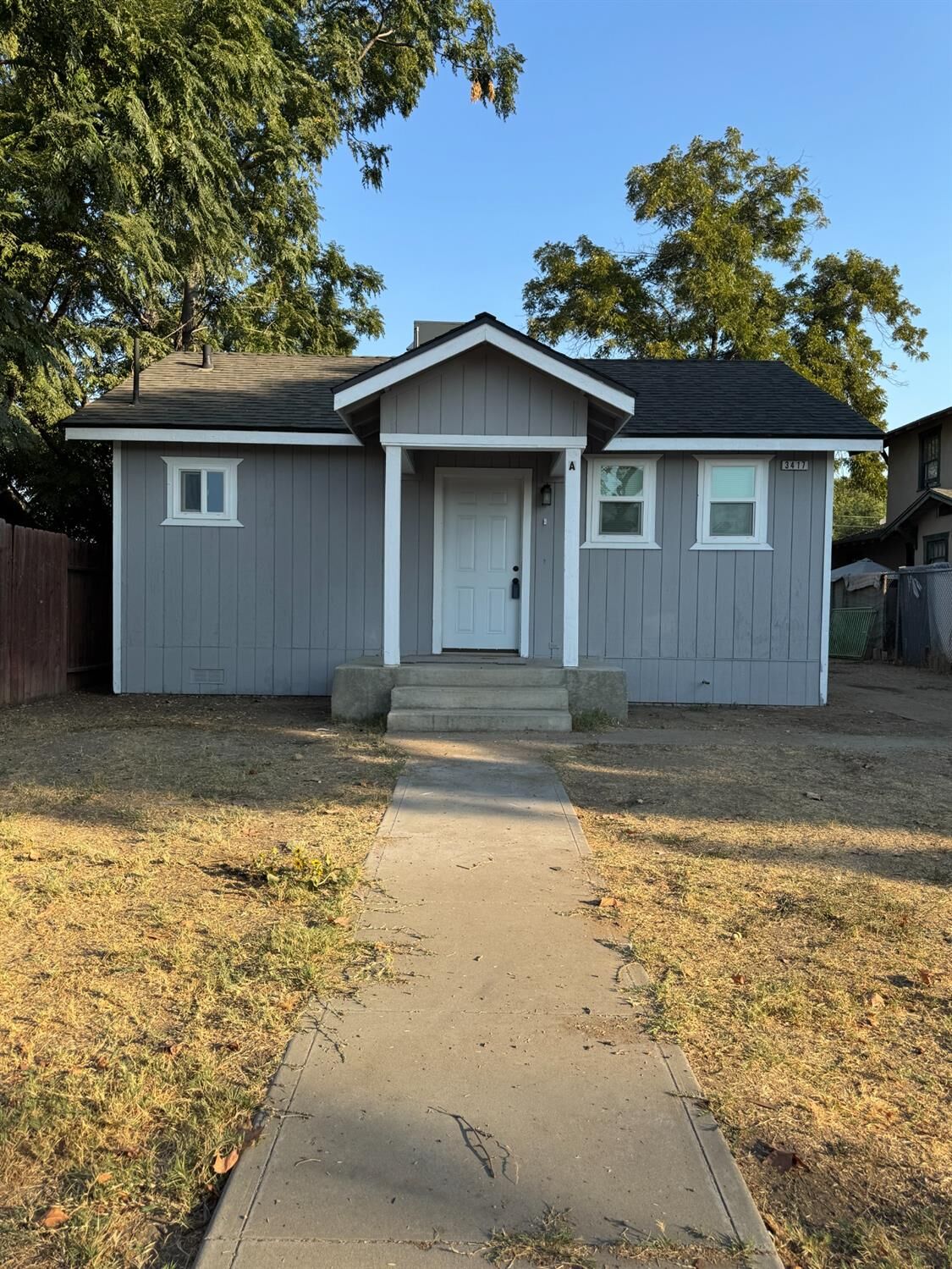 Property Photo:  3417 E Grant Avenue  CA 93702 