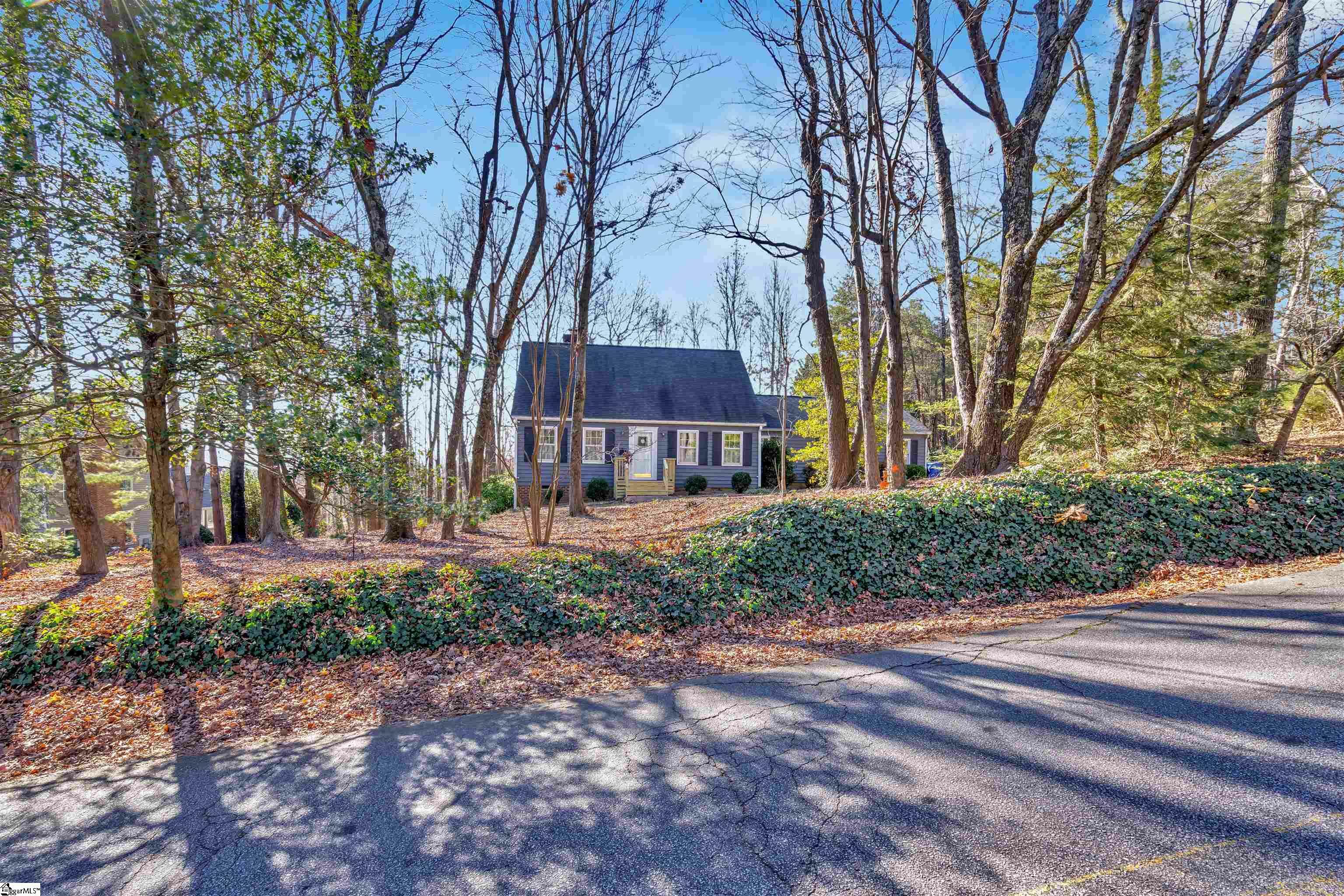 Property Photo:  305 Fairview Drive  SC 29609 