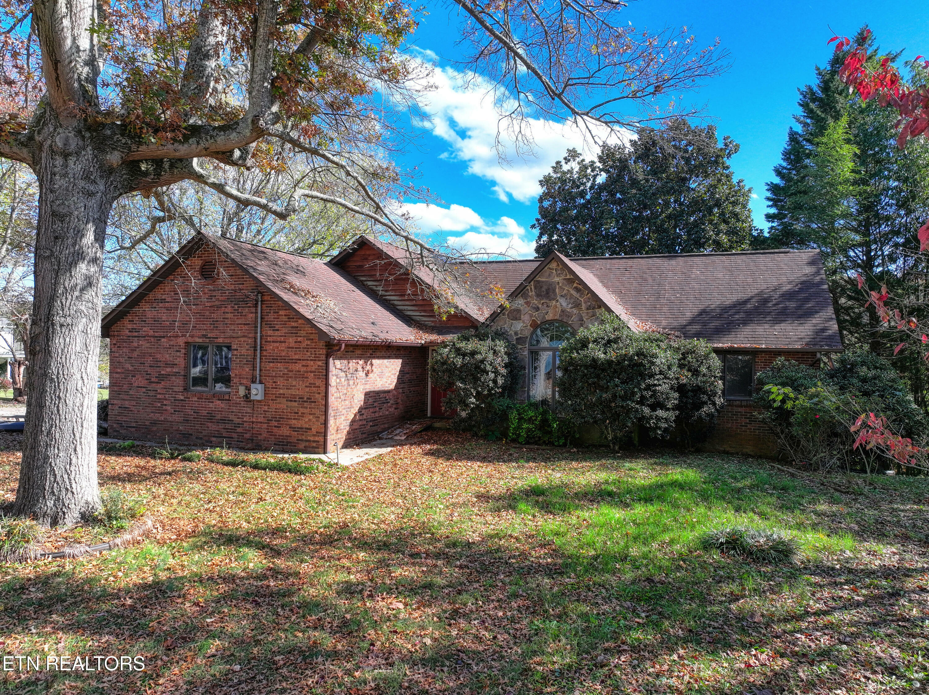 Property Photo:  214 Ross Estates Rd  TN 37763 