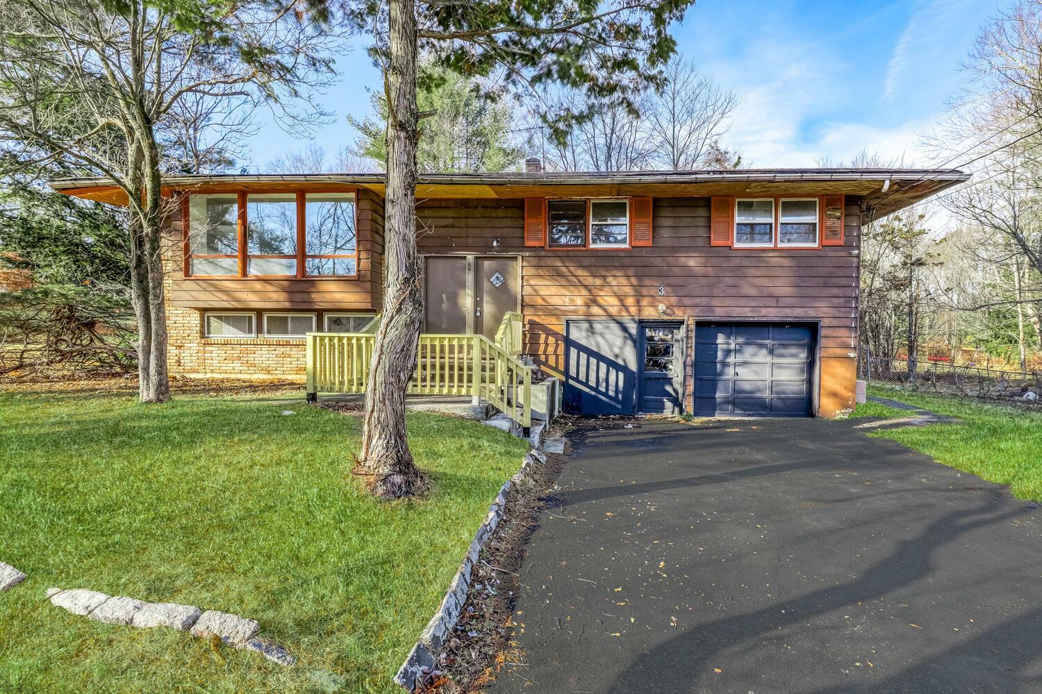 Property Photo:  3 Camp Hill Road  NY 10970 