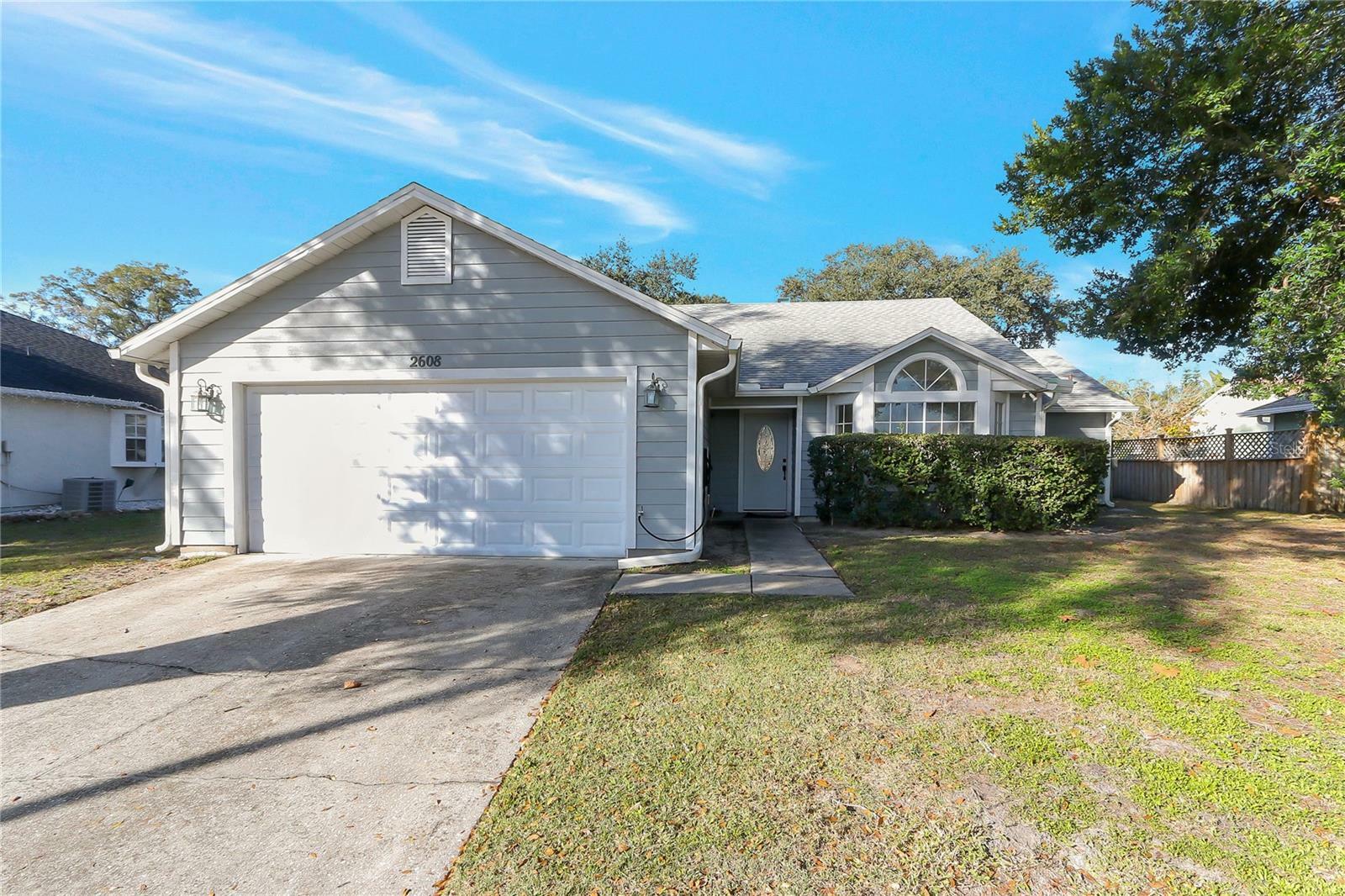 Property Photo:  2608 Coventry Lane  FL 34761 