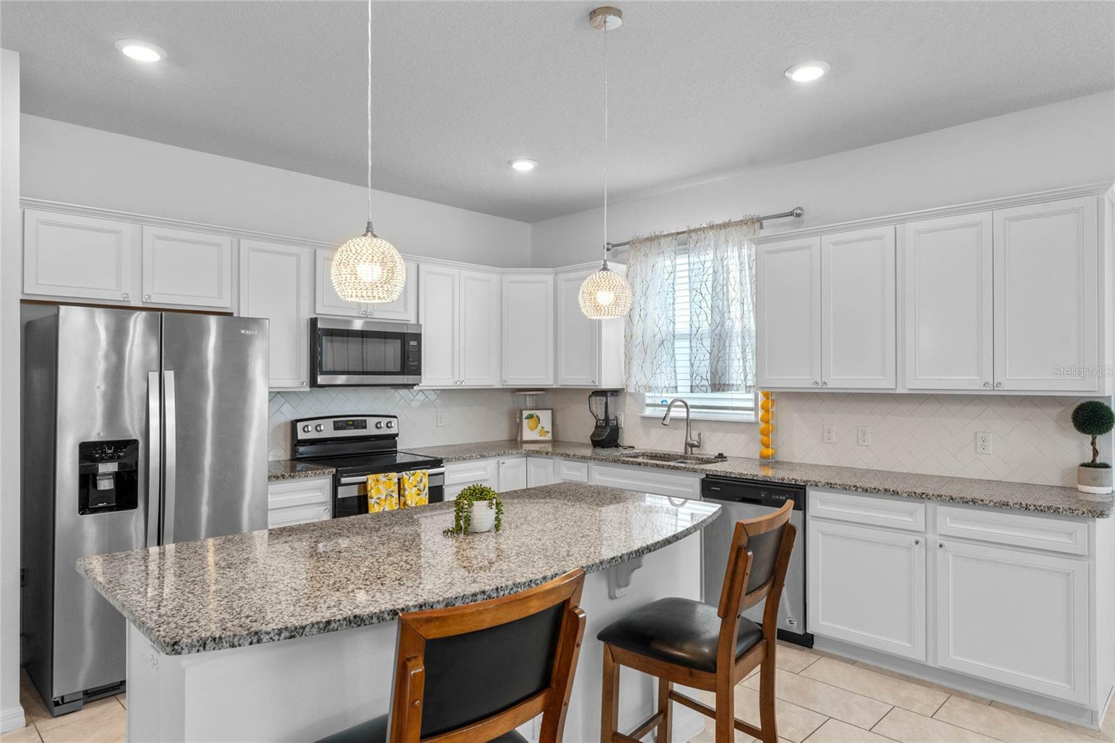 Property Photo: 2833 Hilltop Loop FL 32712