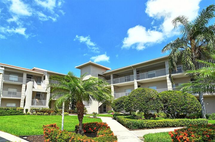 Property Photo:  9610 Club South Circle 4204  FL 34238 