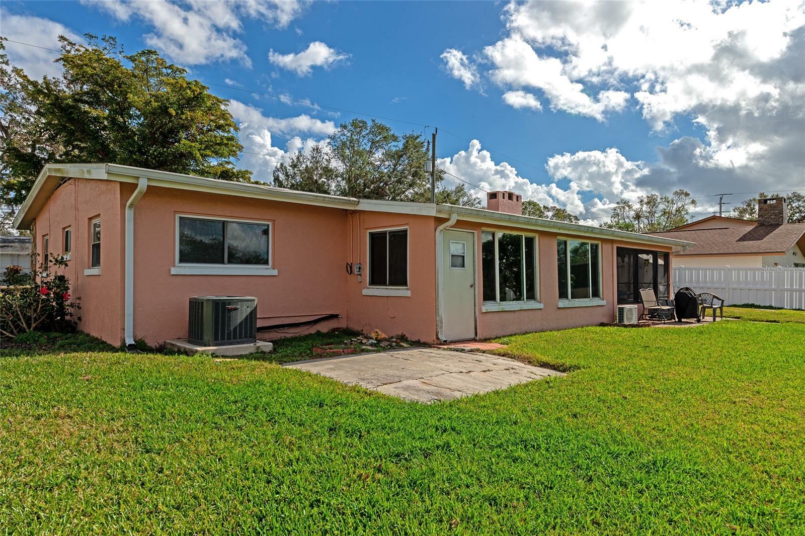 Property Photo:  2506 41st Street E  FL 34208 