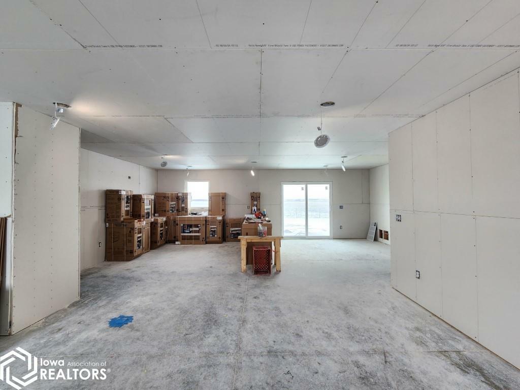 Property Photo: 2506 S 32nd Street IA 50428