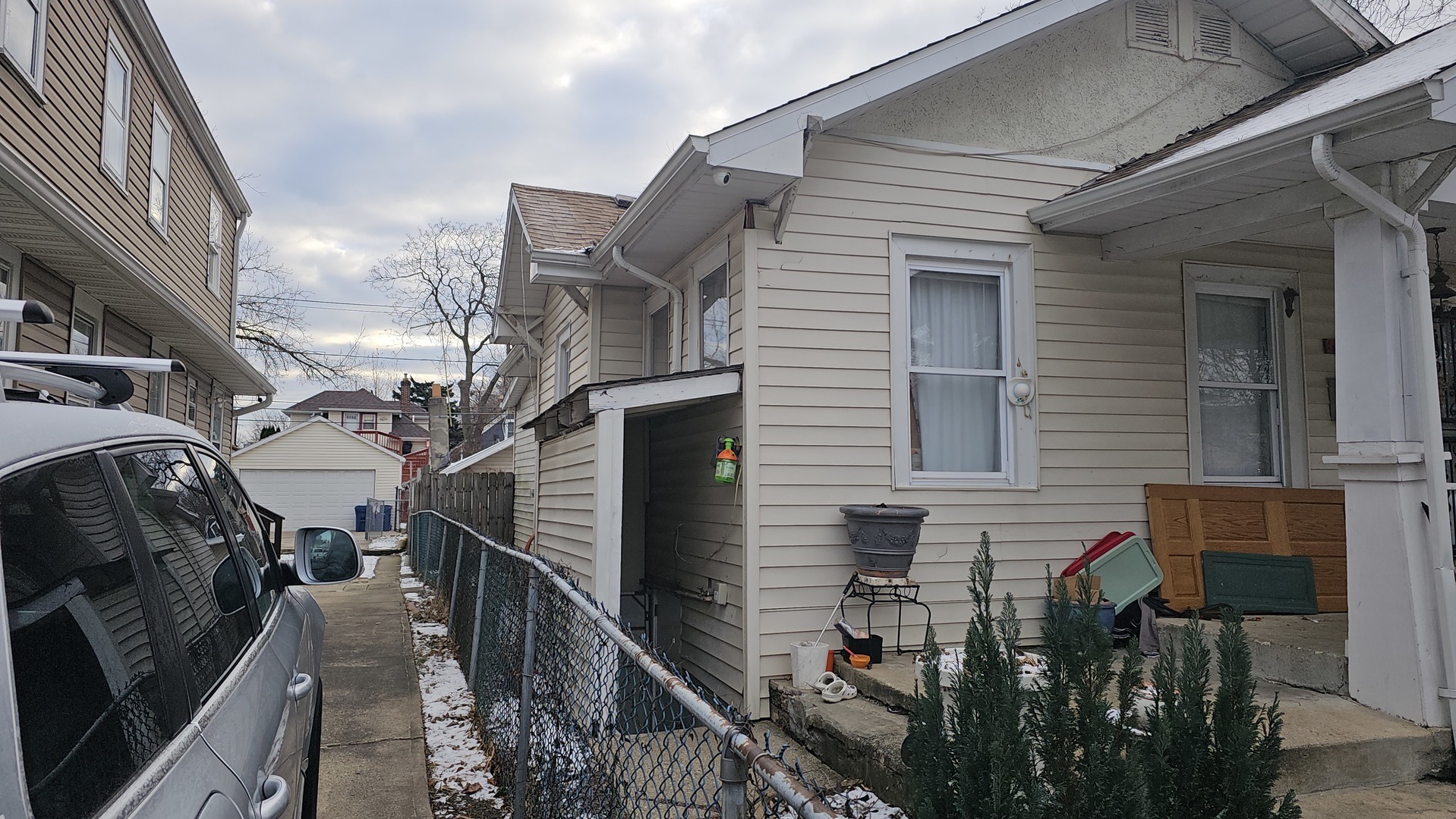 Property Photo: 1801 Brown Avenue IL 60201