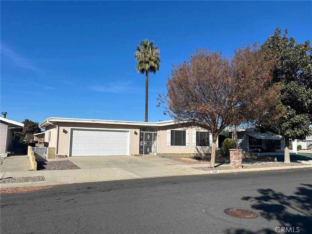 Property Photo:  1349 Brentwood Way  CA 92545 