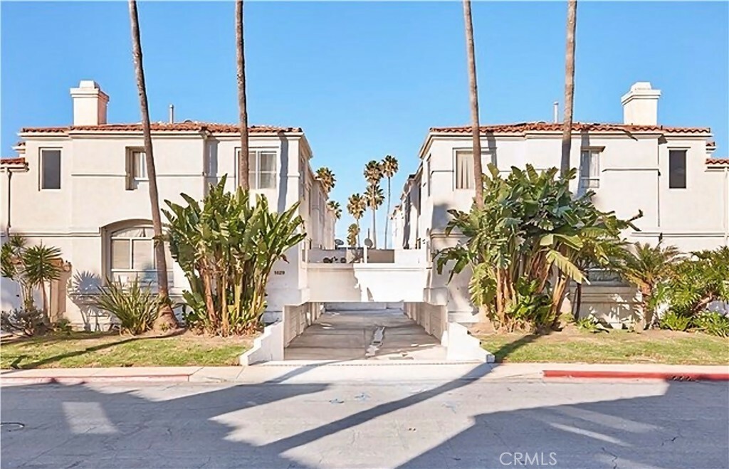 Property Photo:  1629 E Palm Avenue 3  CA 90245 