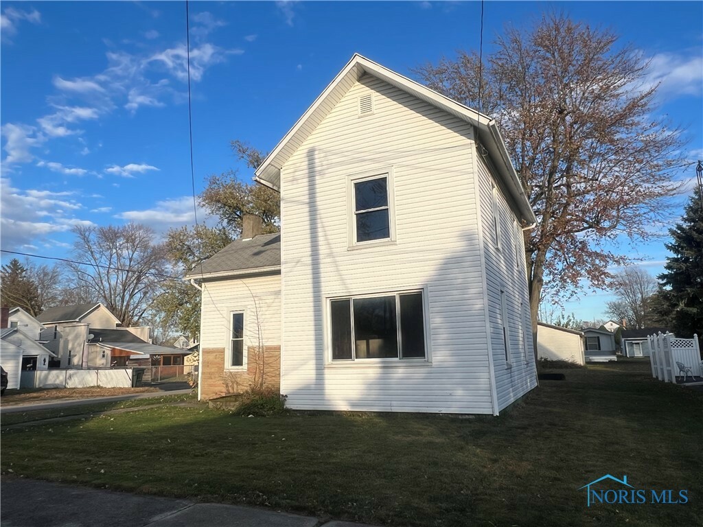 Property Photo:  114 N Beecher Street  OH 45872 