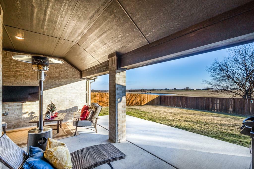 Property Photo:  1077 Fleetwood Drive  TX 76247 