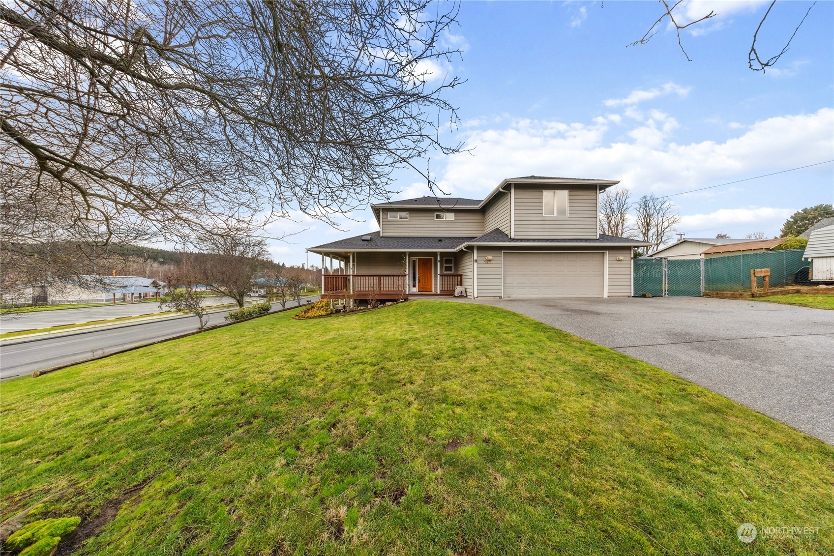 Property Photo:  1216  G Avenue  WA 98221 