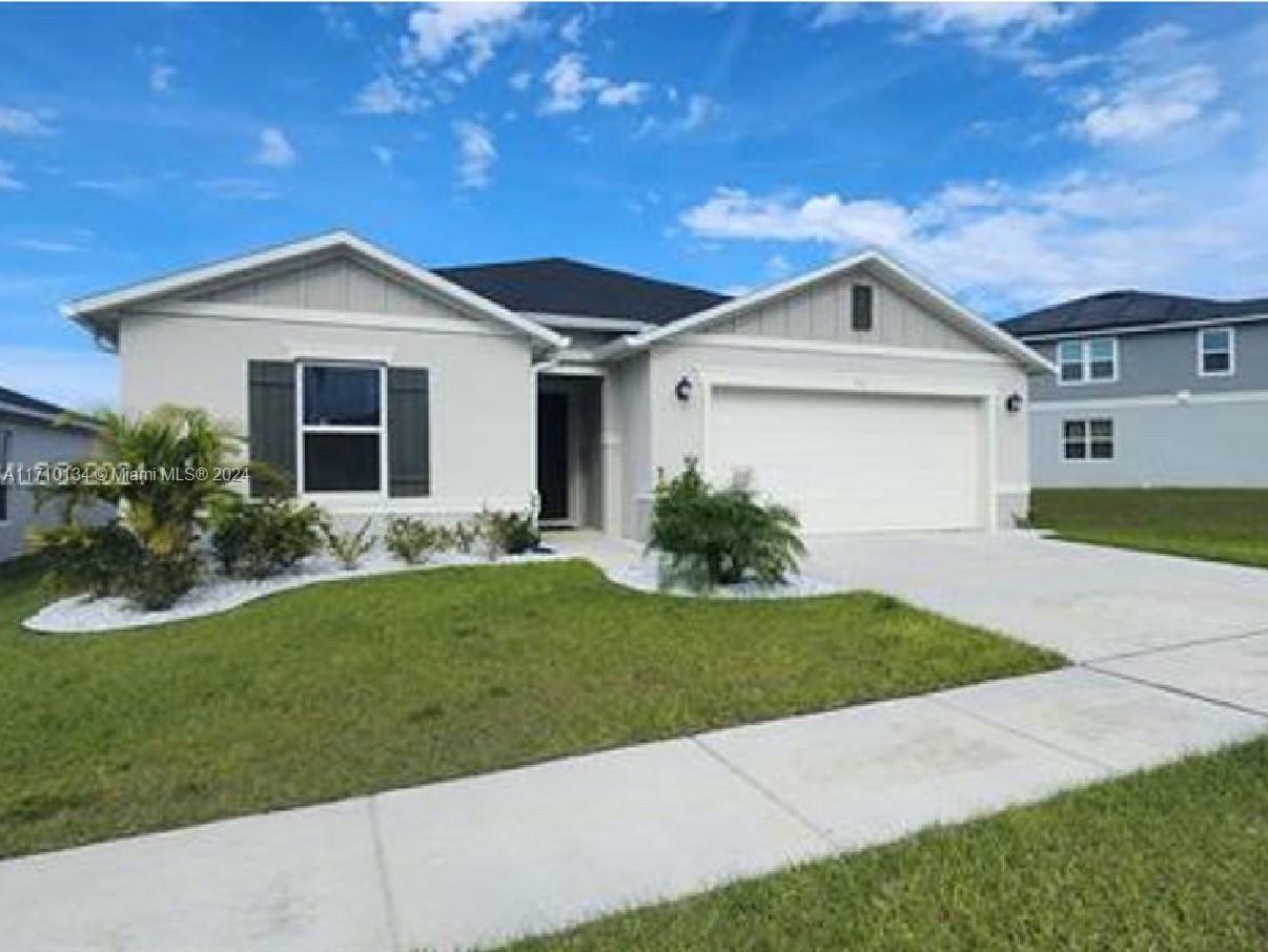 Property Photo:  713 Sarner Pass Way  FL 33881 