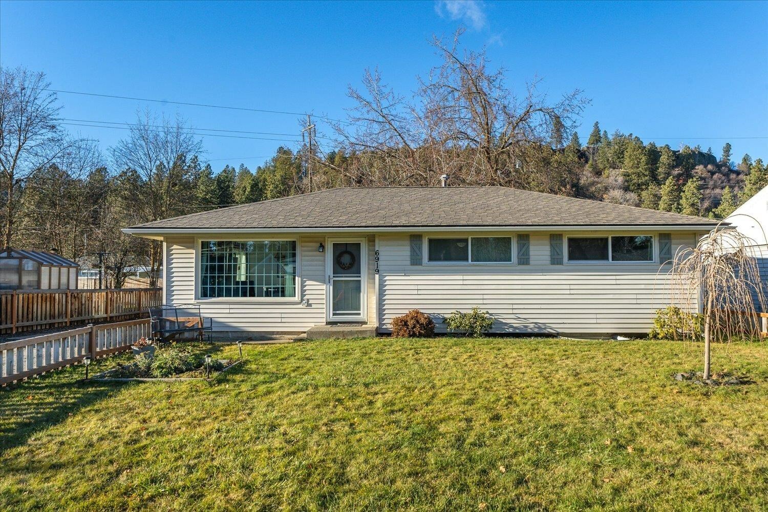 Property Photo:  6919 N Adams St  WA 99208 