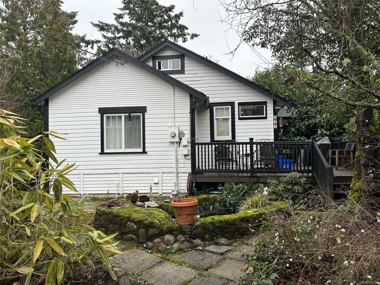 Property Photo:  192 Gair Rd  BC V9B 1N5 