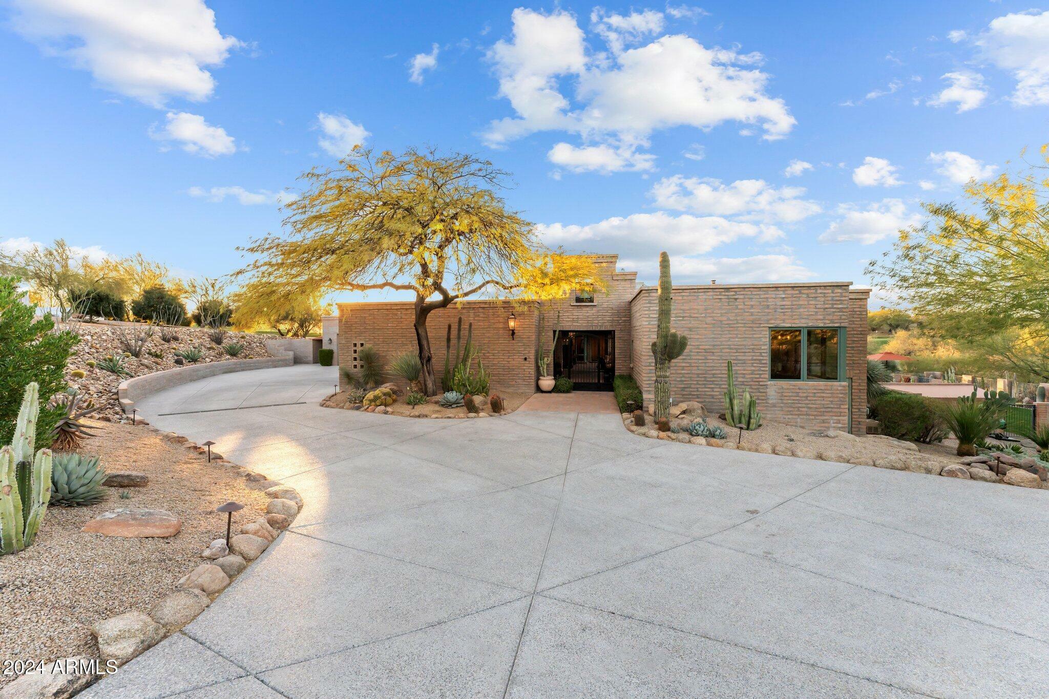 Property Photo:  1545 Flicker Lane  AZ 85390 