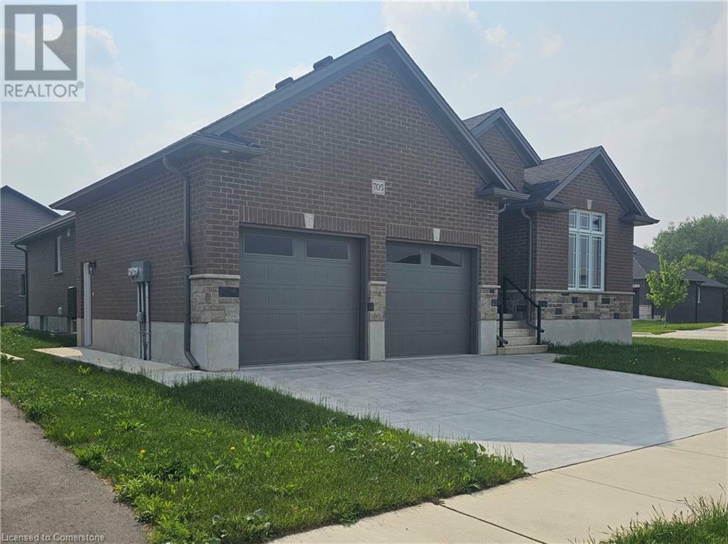 Property Photo: 705 Hollinger Drive South ON N4W 3V2
