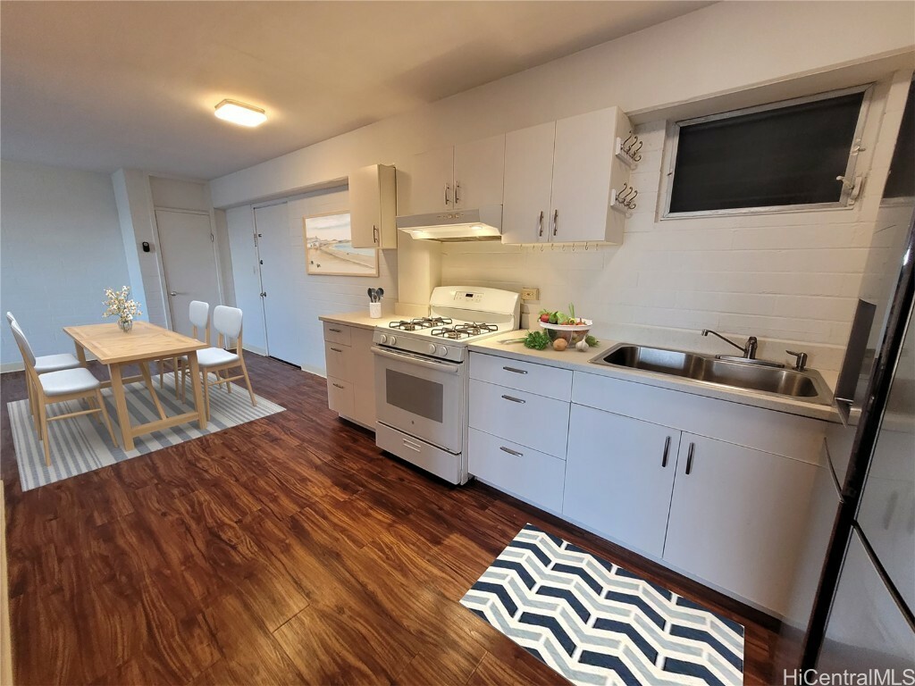 Property Photo: 2450 Date Street 23 HI 96826