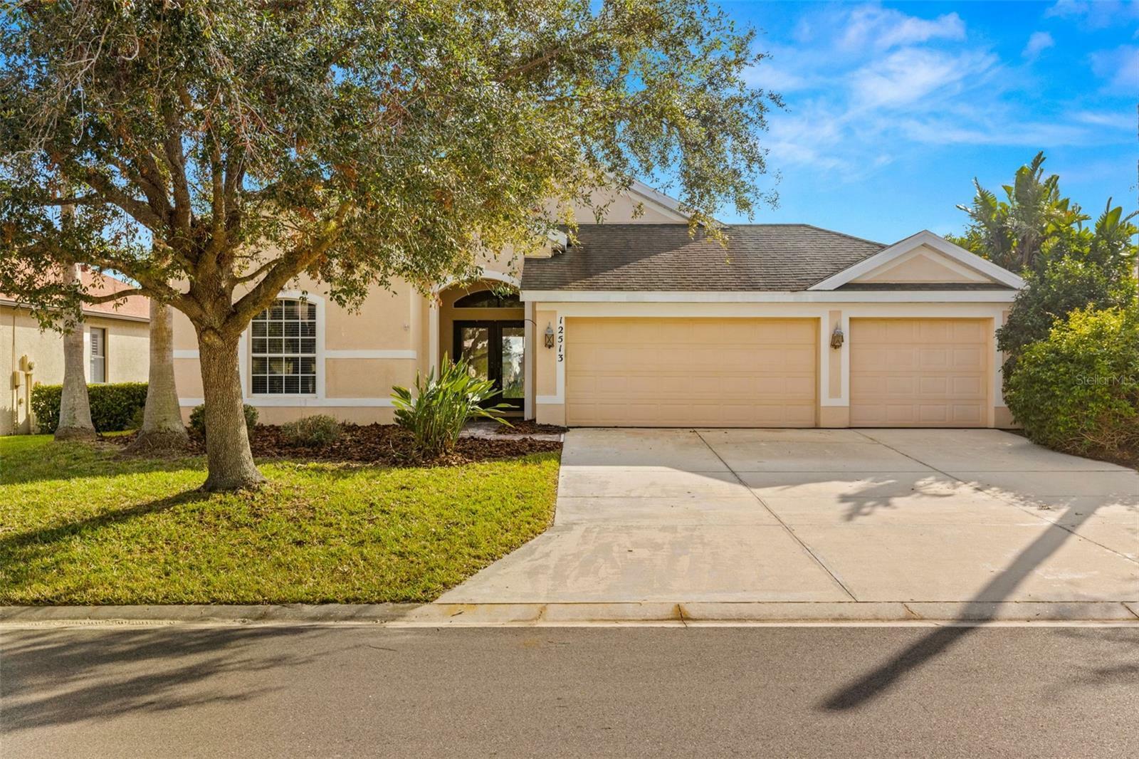 Property Photo:  12513 30th Street Circle E  FL 34219 