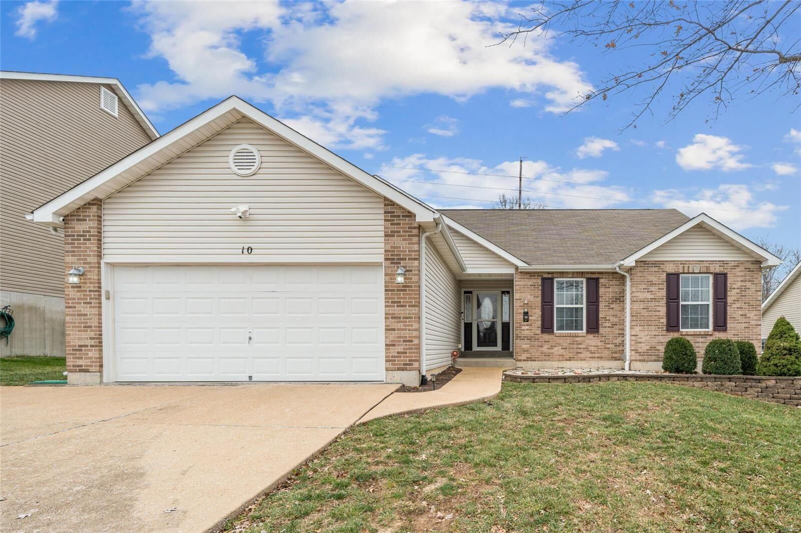 Property Photo: 10 Berrywine Court MO 63010
