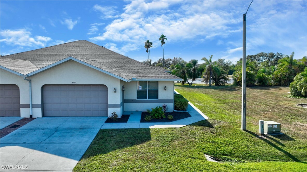 Property Photo:  20048 Lake Vista Circle  FL 33936 