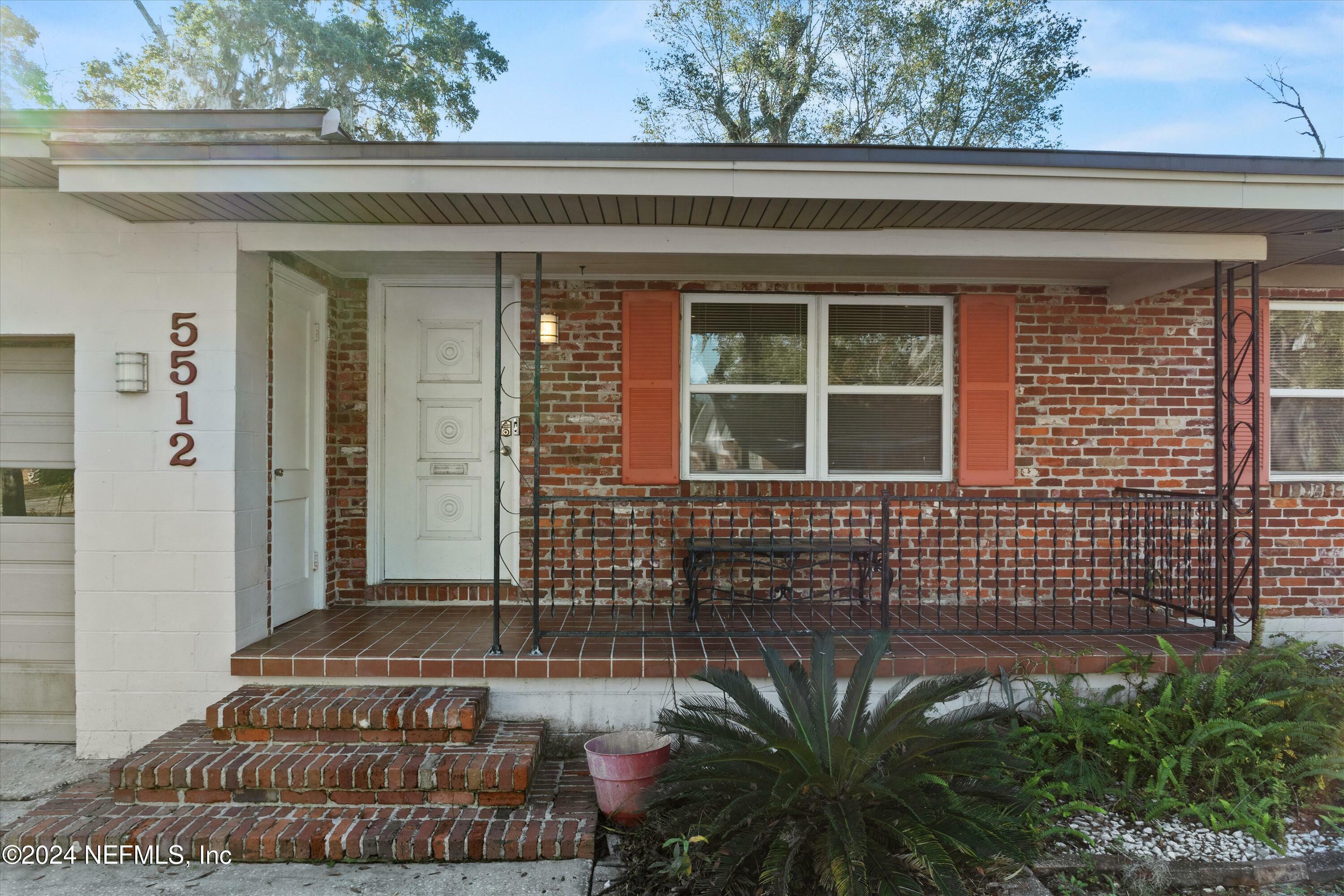 Property Photo:  5512 Paulbett Drive  FL 32277 