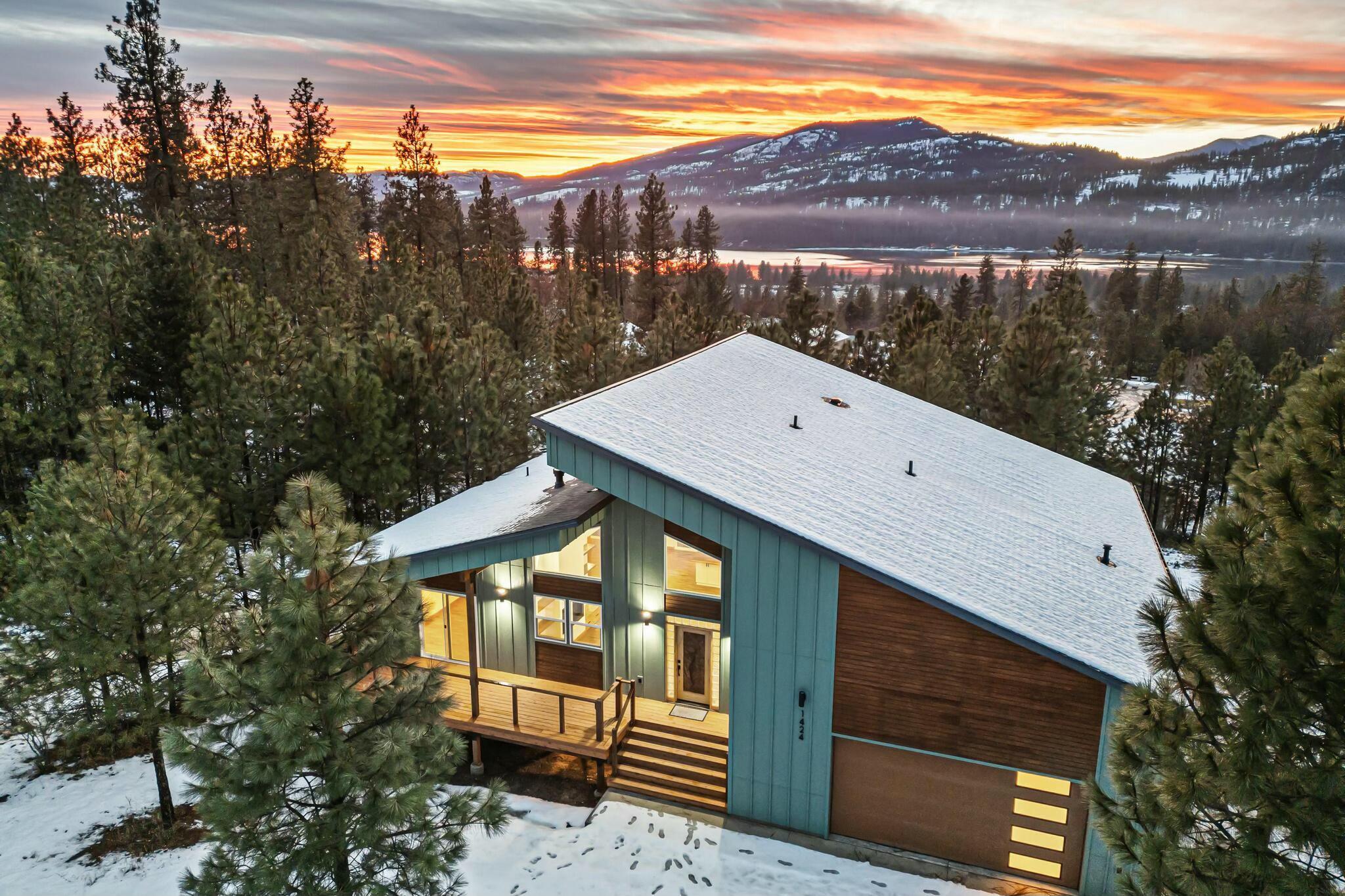 Property Photo: 1424 Sherman View Way WA 99141