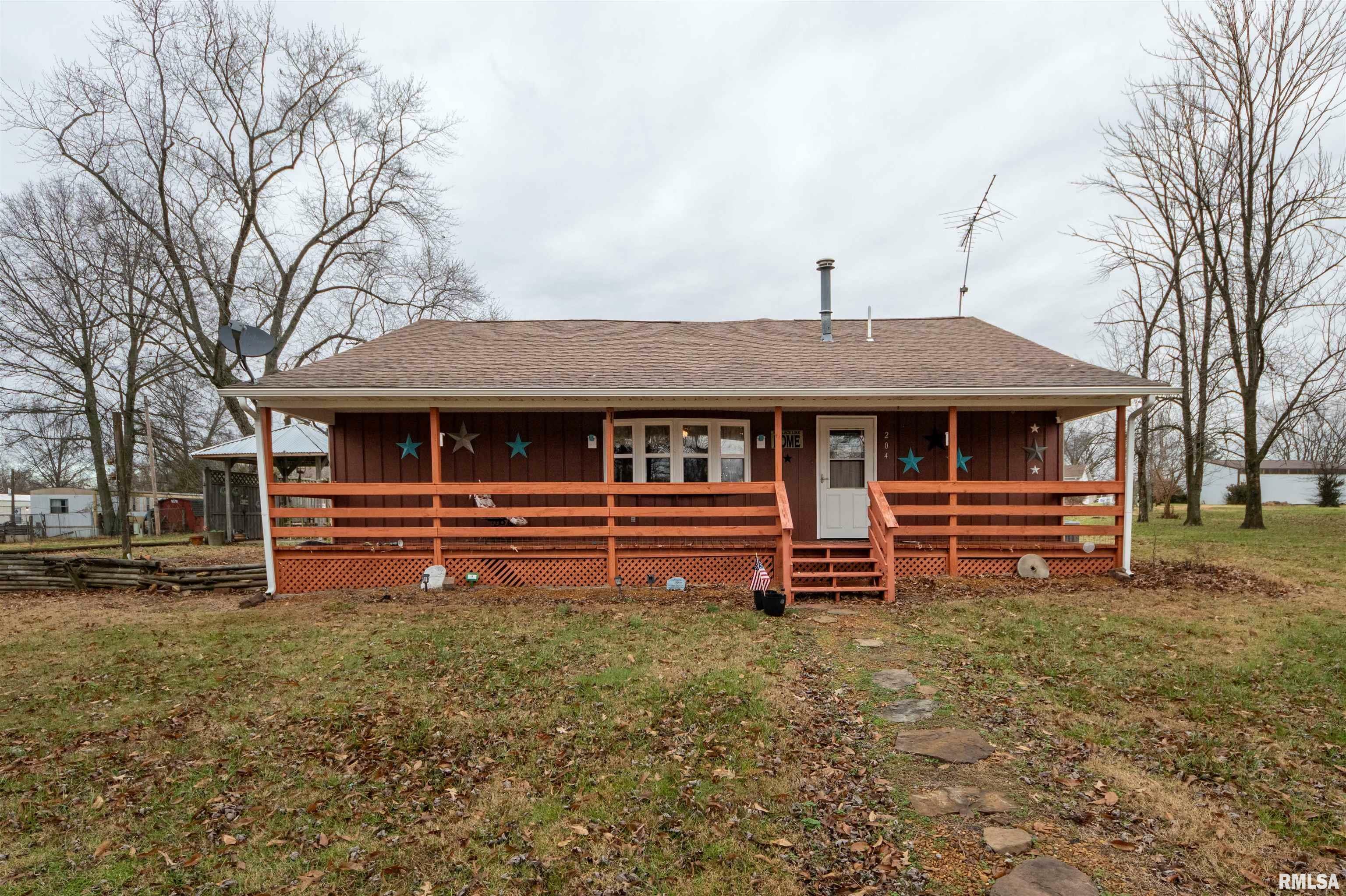 Property Photo:  204 Bracey Street  IL 62959 