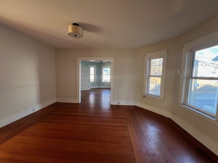 Property Photo:  89 Essex Street 2  MA 01907 
